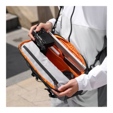 Ulanzi SU02 Hoshino - torba fotograficzna typu messenger - przykład użycia